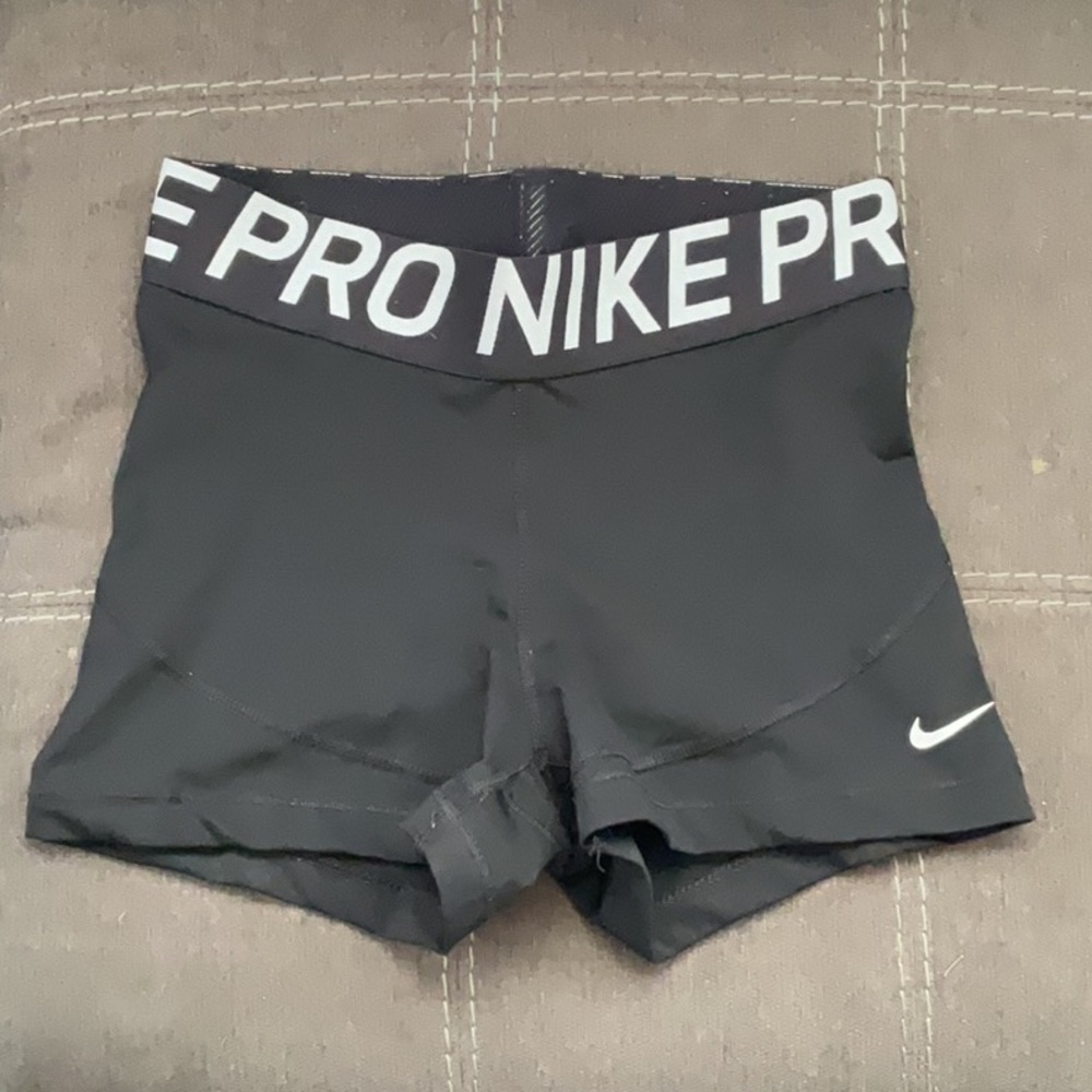 Black Nike Pros